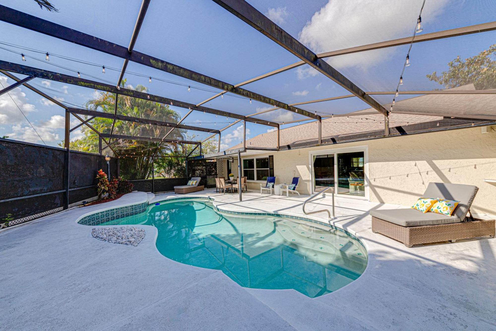 Holiday home Beautiful Home, Centrally Located To Parks With Pool Orlando