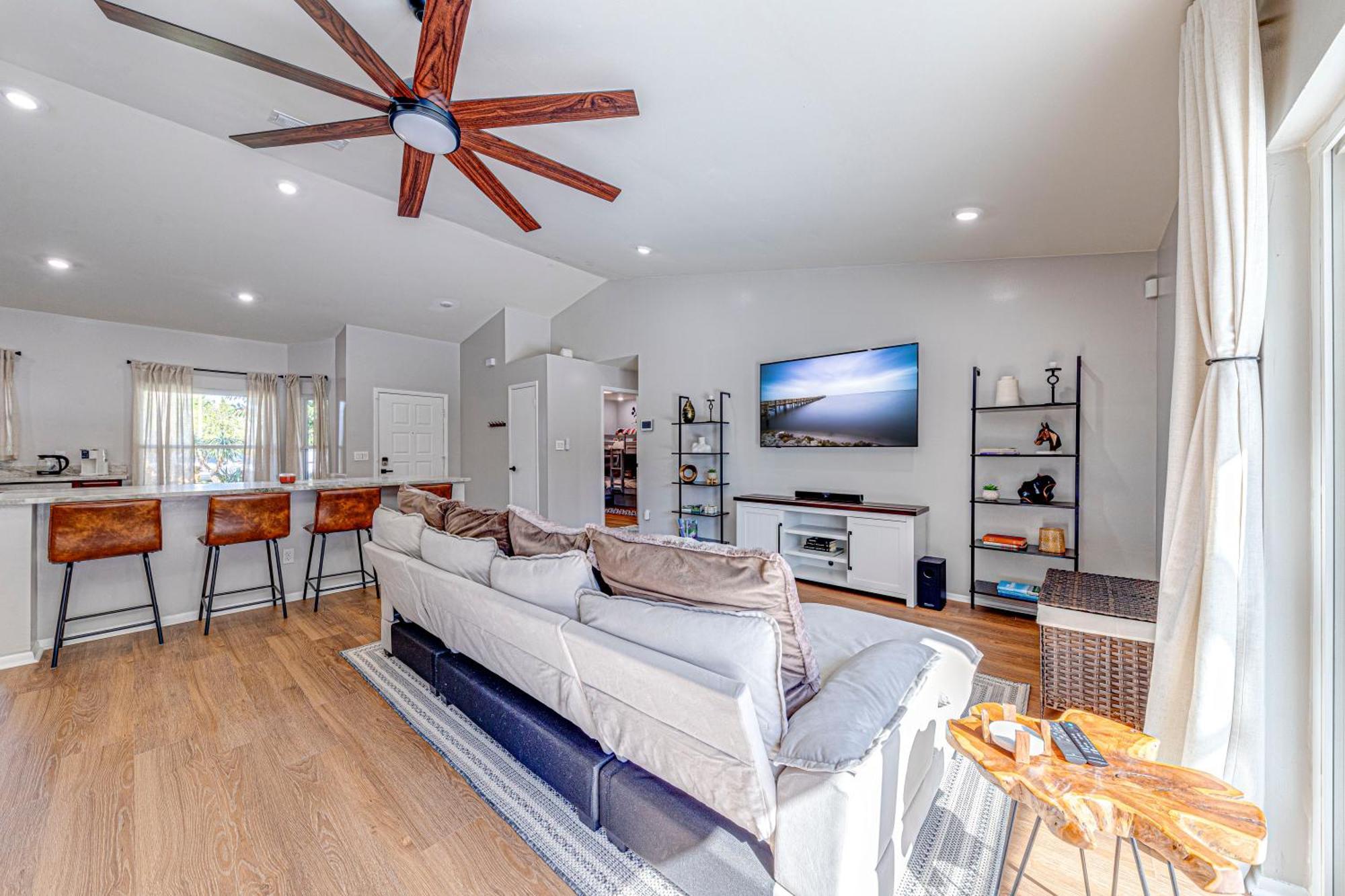 Holiday home Beautiful Home, Centrally Located To Parks With Pool Orlando